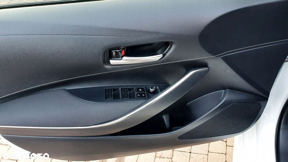 Toyota Corolla 1.8 Hybrid Comfort - 36