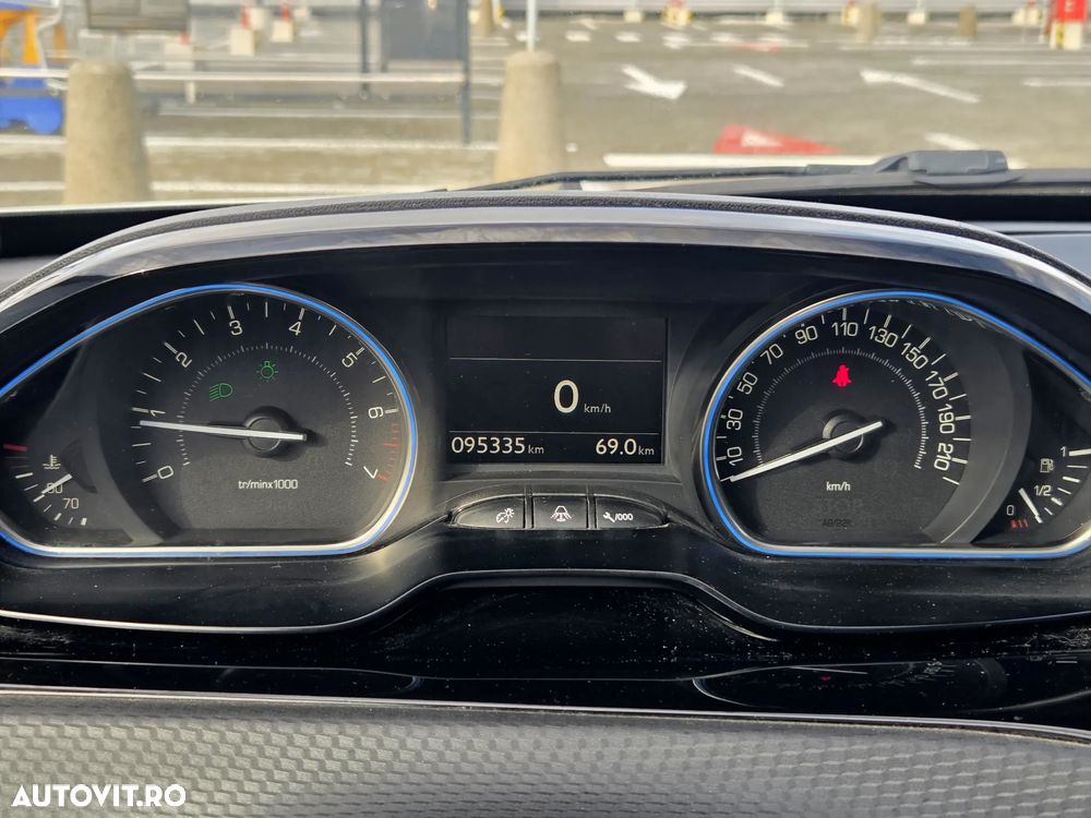 Peugeot 2008 PureTech 110 Stop&Start Crossway - 3