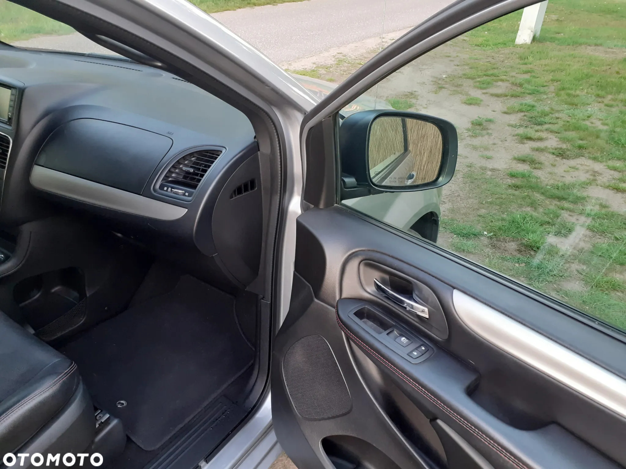 Dodge Grand Caravan - 15