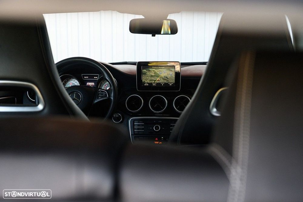 Mercedes-Benz CLA 180 d Shooting Brake Urban - 20