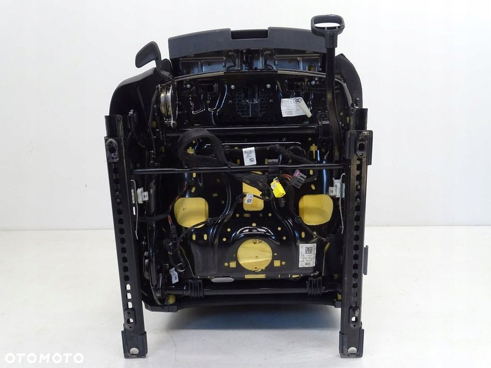 FOTEL PRAWY PRZÓD PRZEDNI PASAŻERA VW PASSAT B8 3G SEDAN / KOMBI MATERIAŁ - 8