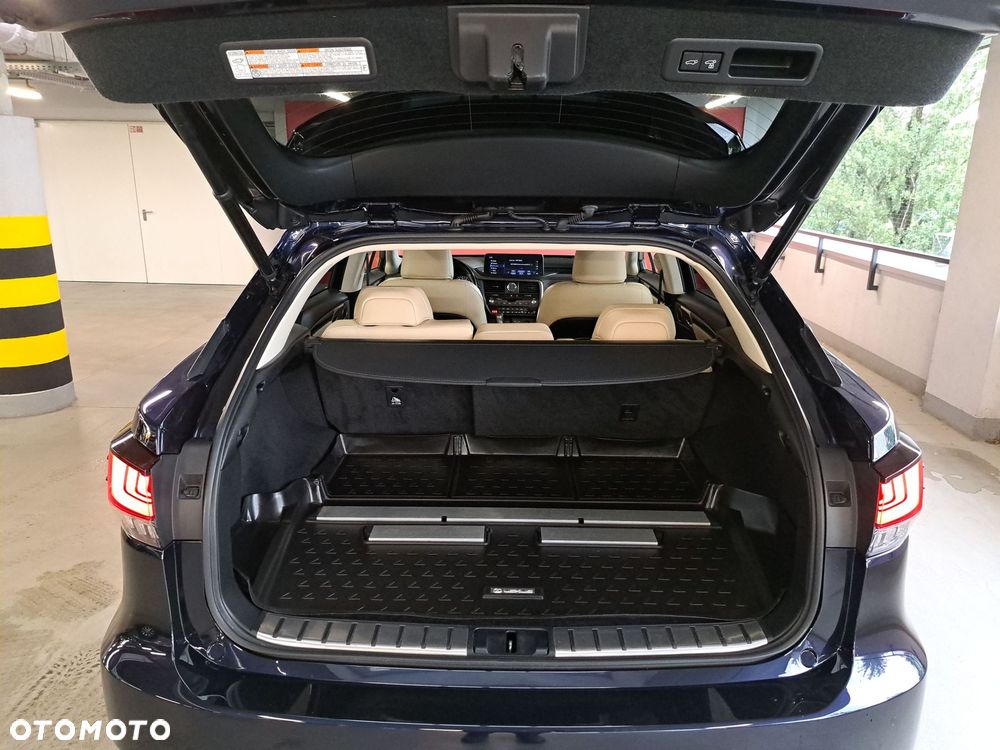 Lexus RX - 12