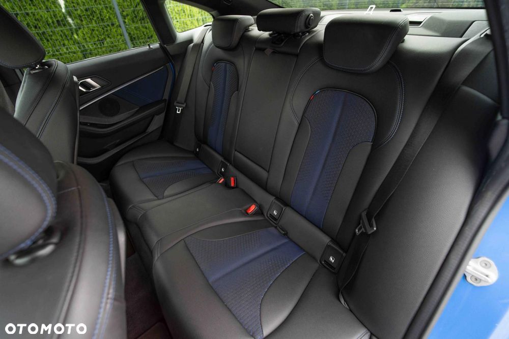 BMW Seria 2 220d M Sport - 32
