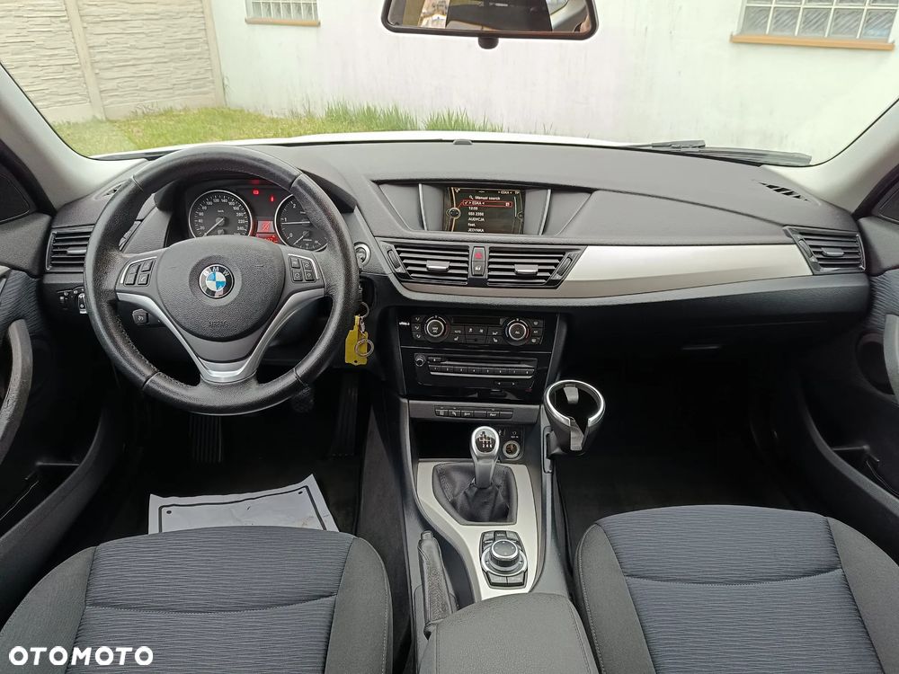 BMW X1 sDrive18d xLine - 22
