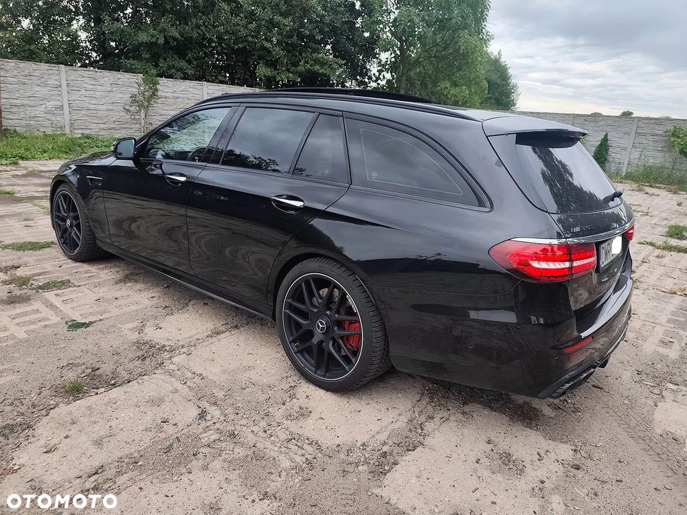 Mercedes-Benz Klasa E AMG 63 S 4Matic+ AMG Speedshift MCT-9G - 4