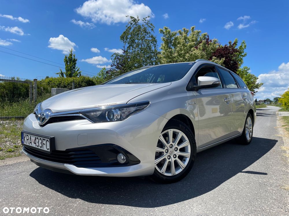Toyota Auris 1.8 VVT-i Automatik Edition - 1