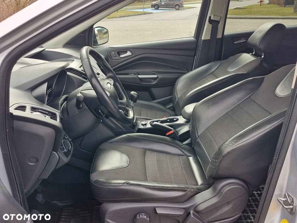 Ford Kuga 2.0 TDCi 4x4 Titanium - 23