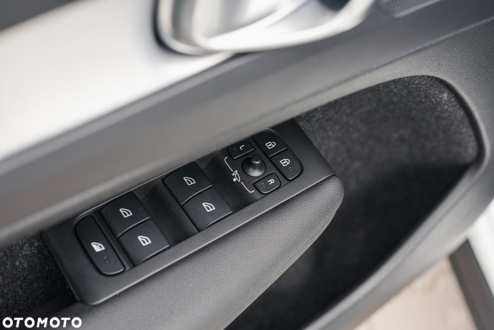 Volvo XC 40 - 31