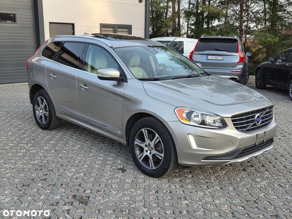 Volvo XC 60 T6 AWD Momentum - 2