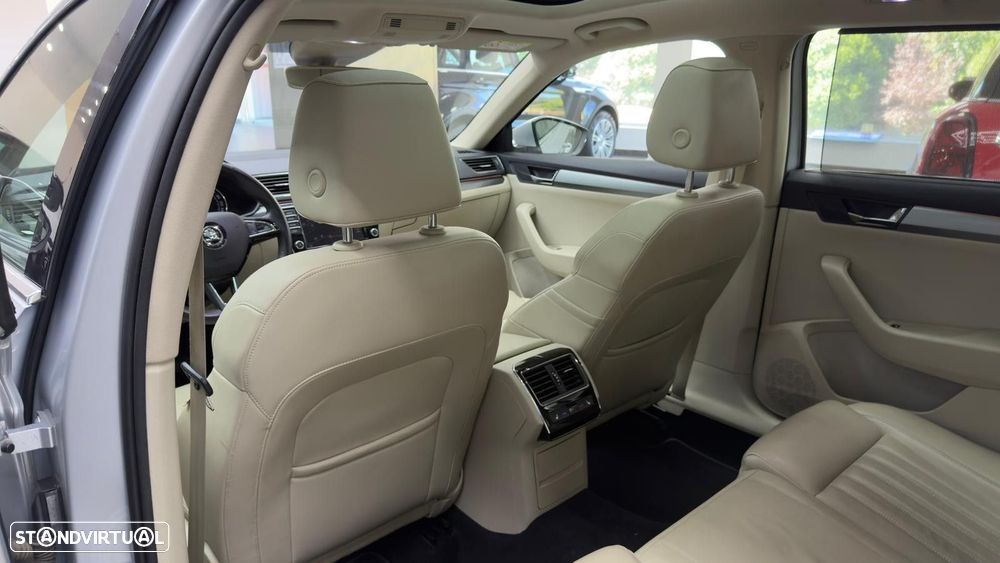 Skoda Superb Break 2.0 TDI Style DSG - 44