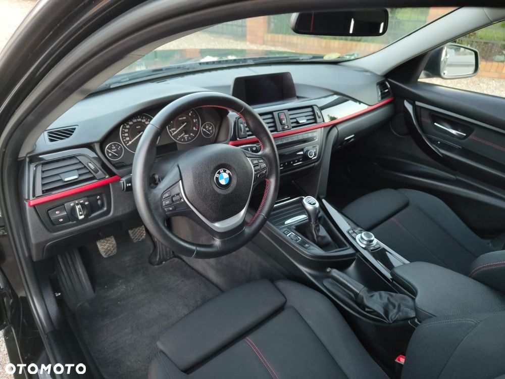 BMW Seria 3 320d Sport Line - 26