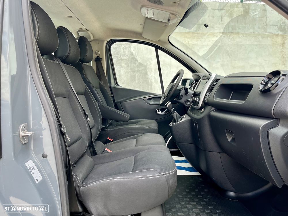 Renault Trafic 1.6 DCI Cabine dupla 6 lugares versão longa - 27