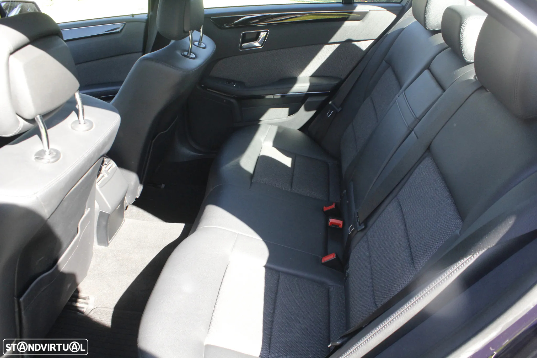 Mercedes-Benz E 250 BlueTEC Avantgarde - 35