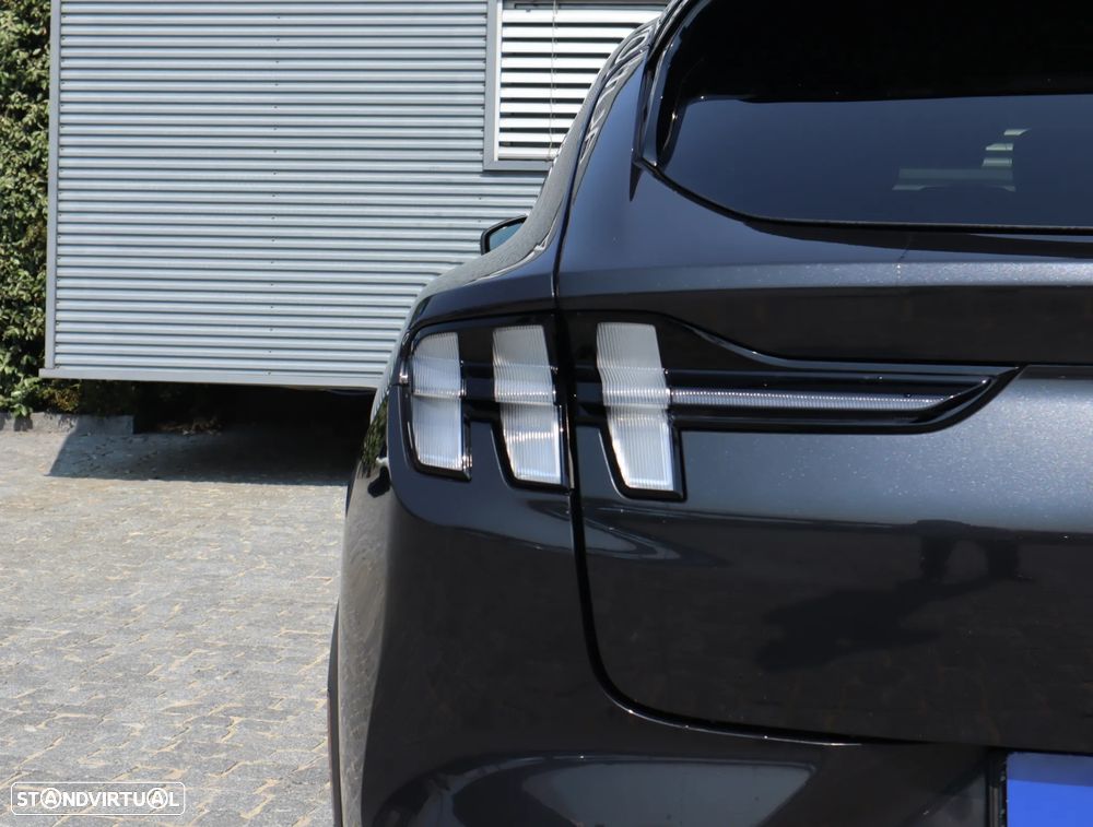 Ford Mustang Mach-E Standard - 16