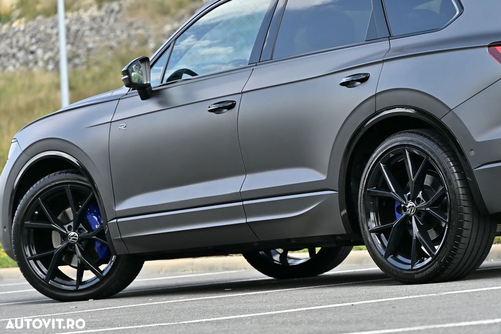 Volkswagen Touareg - 14