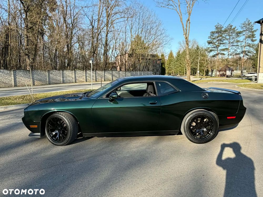 Dodge Challenger - 4