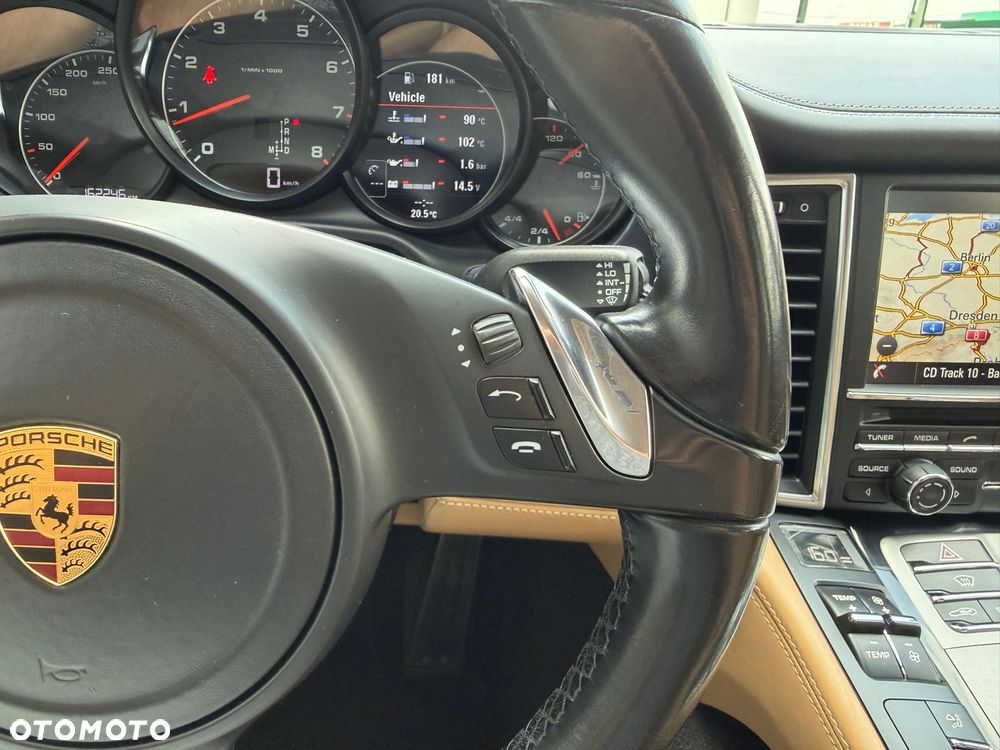 Porsche Panamera 4 - 34