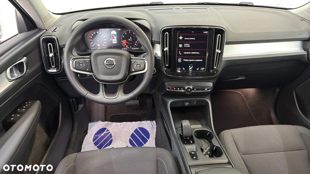 Volvo XC 40 T3 Momentum Pro - 14