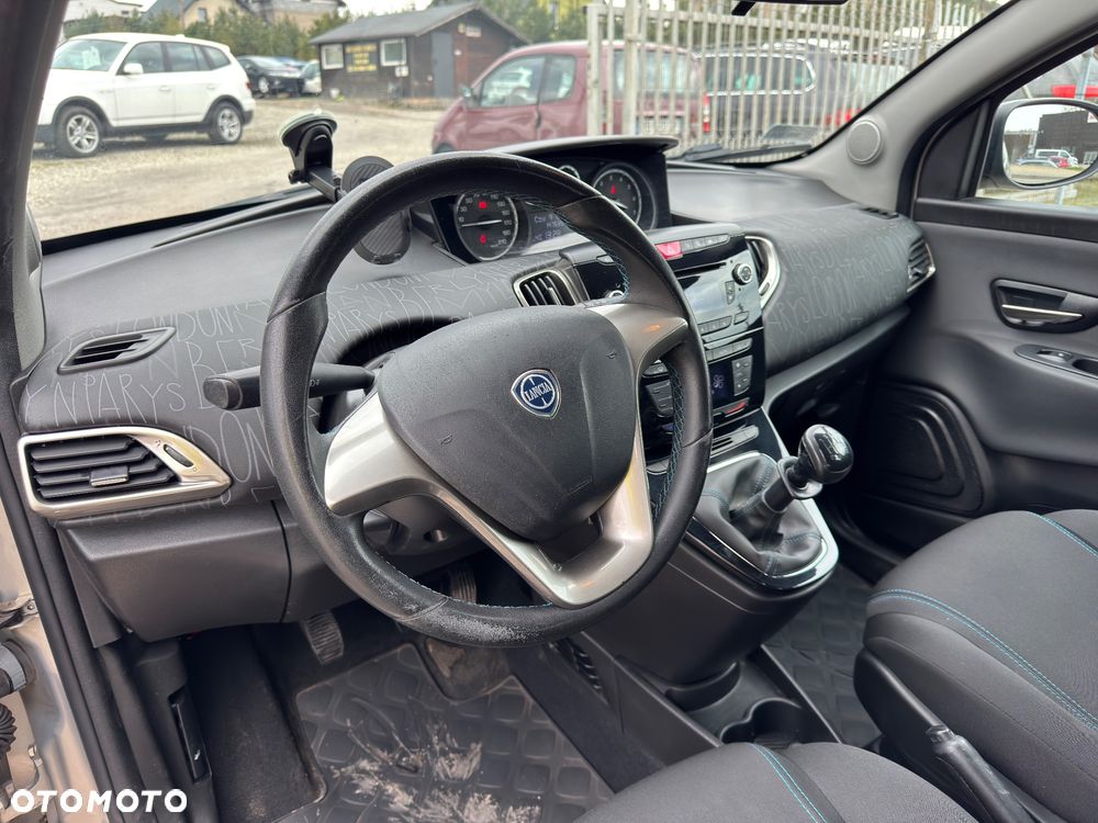 Lancia Ypsilon 1.2 8V Elefantino S&S - 19