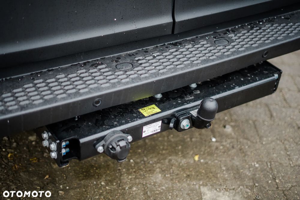 Iveco Daily 35S18HA8 V H2 Furgon Automat 3.0 od ręki - 12