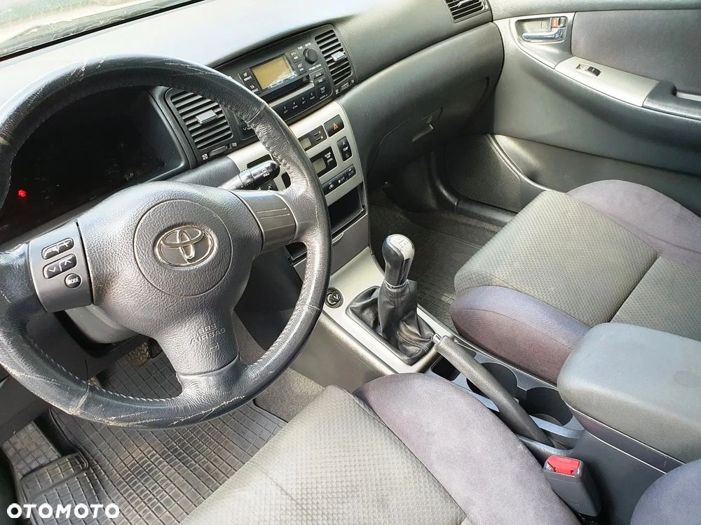 Toyota Corolla 1.6 VVT-i Sol - 15