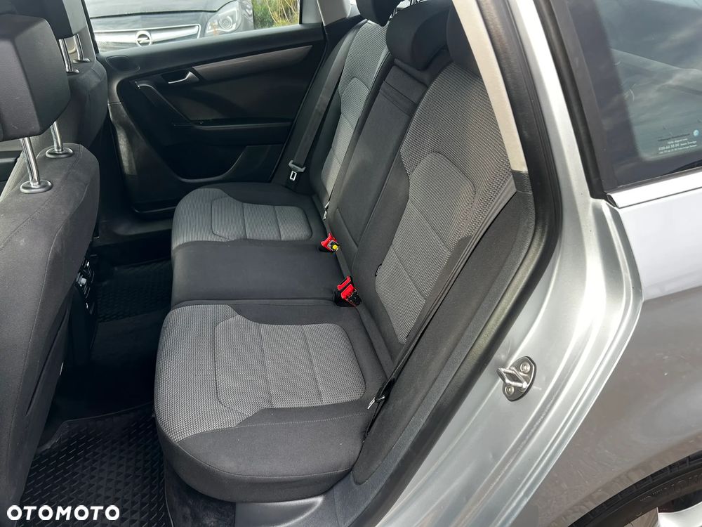 Volkswagen Passat Variant 2.0 TDI BlueMotion Technology Comfortline - 26