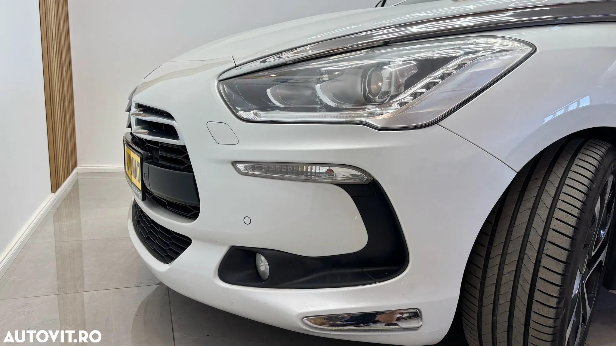 Citroën DS5 HDi 165 Aut. SportChic - 14