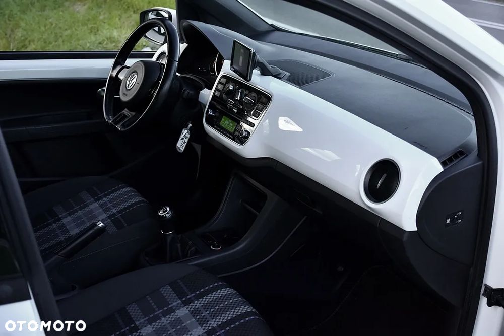 Volkswagen up! 1.0 move - 17