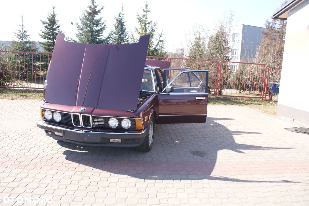 BMW Seria 7 - 32