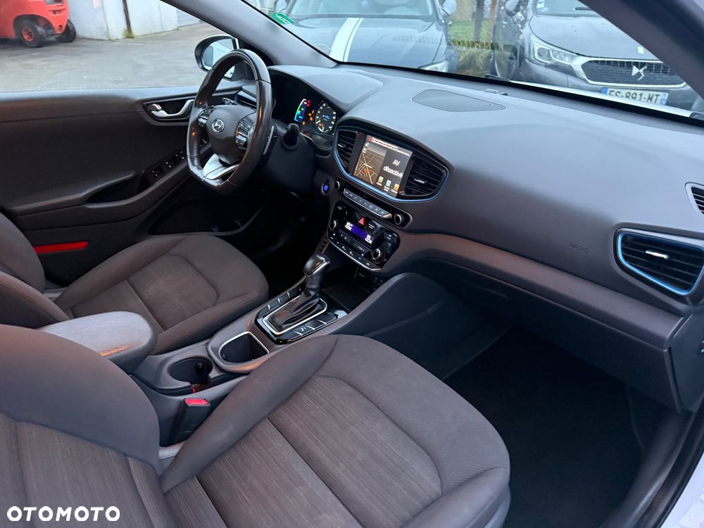 Hyundai IONIQ Hybrid Premium - 17