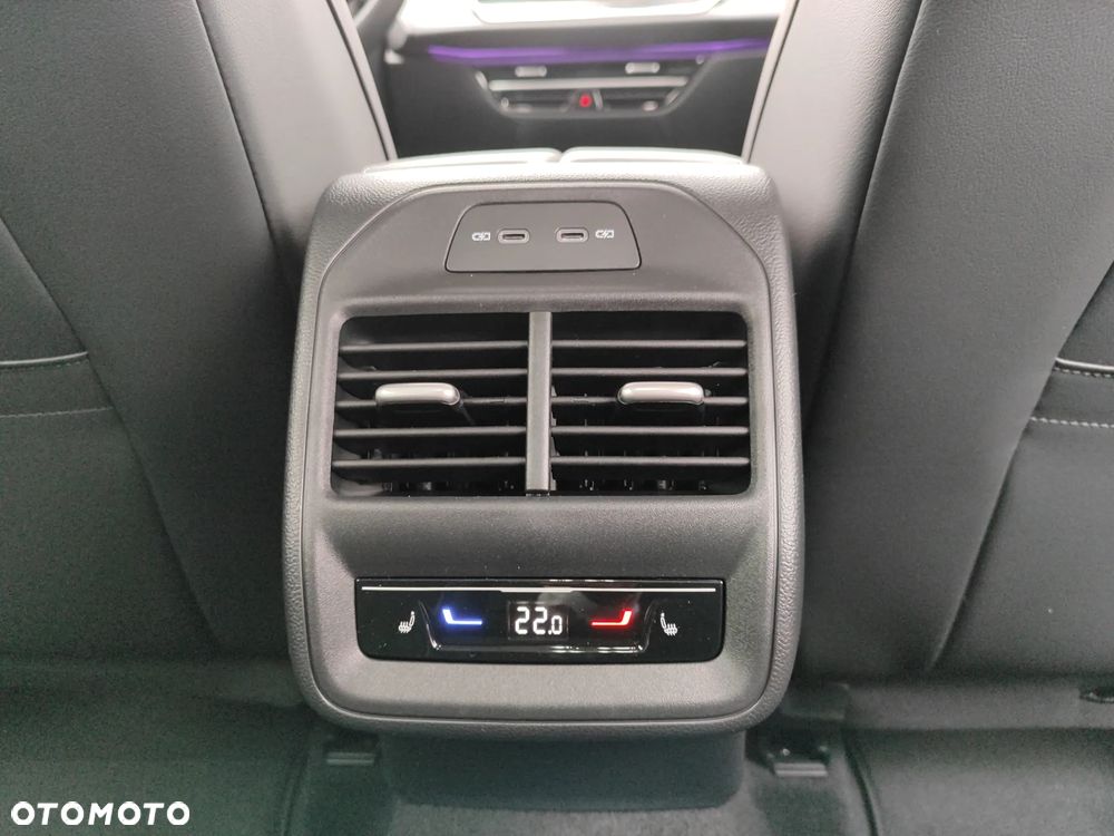 Volkswagen Passat 1.5 TSI ACT mHEV Elegance DSG - 25