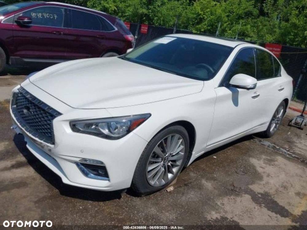 Infiniti Q50 - 2
