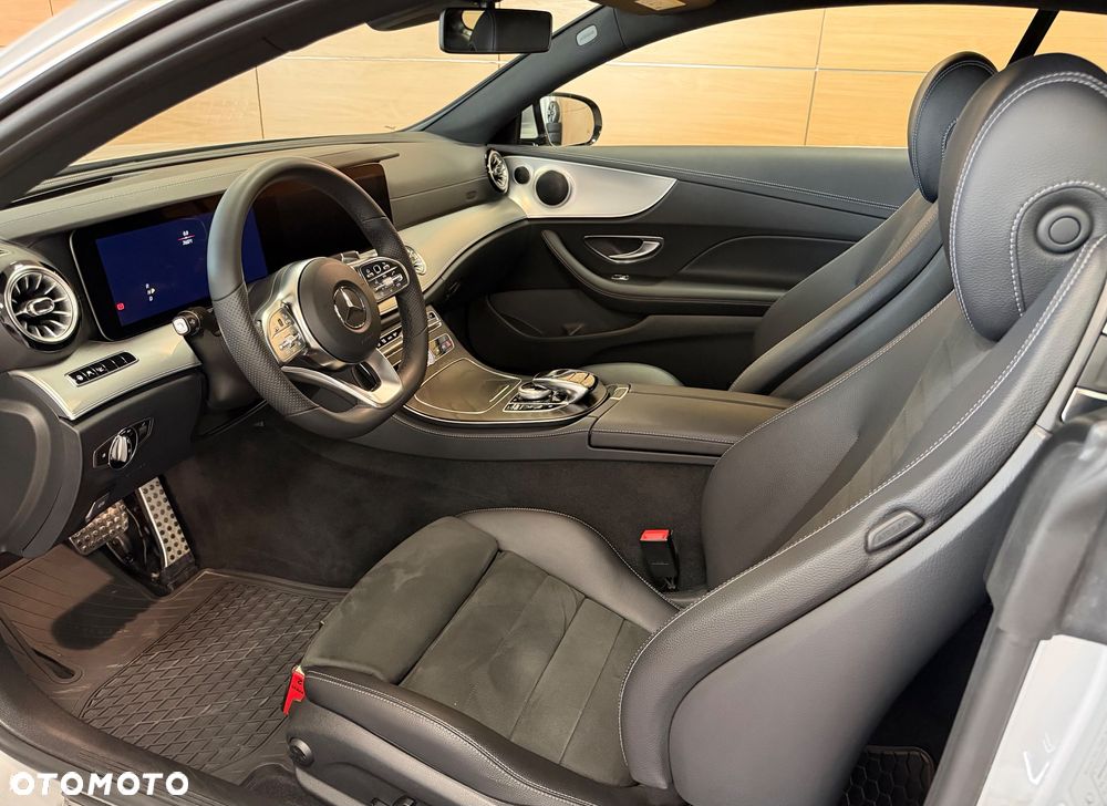 Mercedes-Benz Klasa E 200 4-Matic 9G-TRONIC - 9