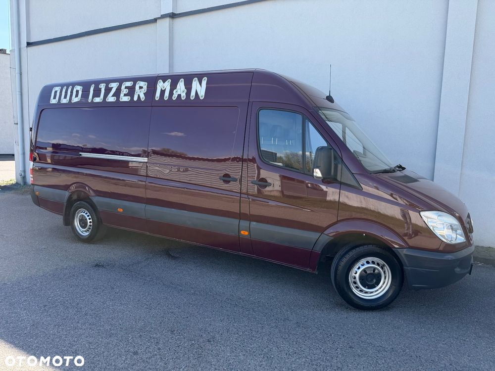 Mercedes-Benz Sprinter 319 - 11