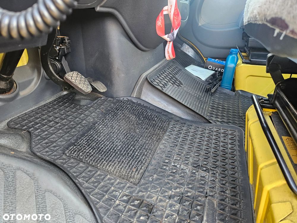 Mercedes-Benz Sprinter - 32