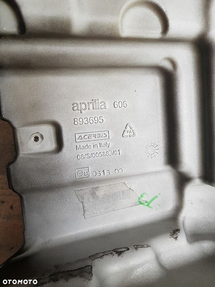 Zbiornik paliwa bak Aprilia RSV4  893695 - 12