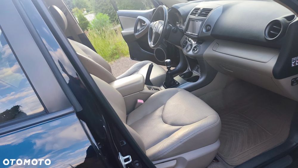 Toyota RAV4 2.2 D-CAT 4x4 Executive - 18