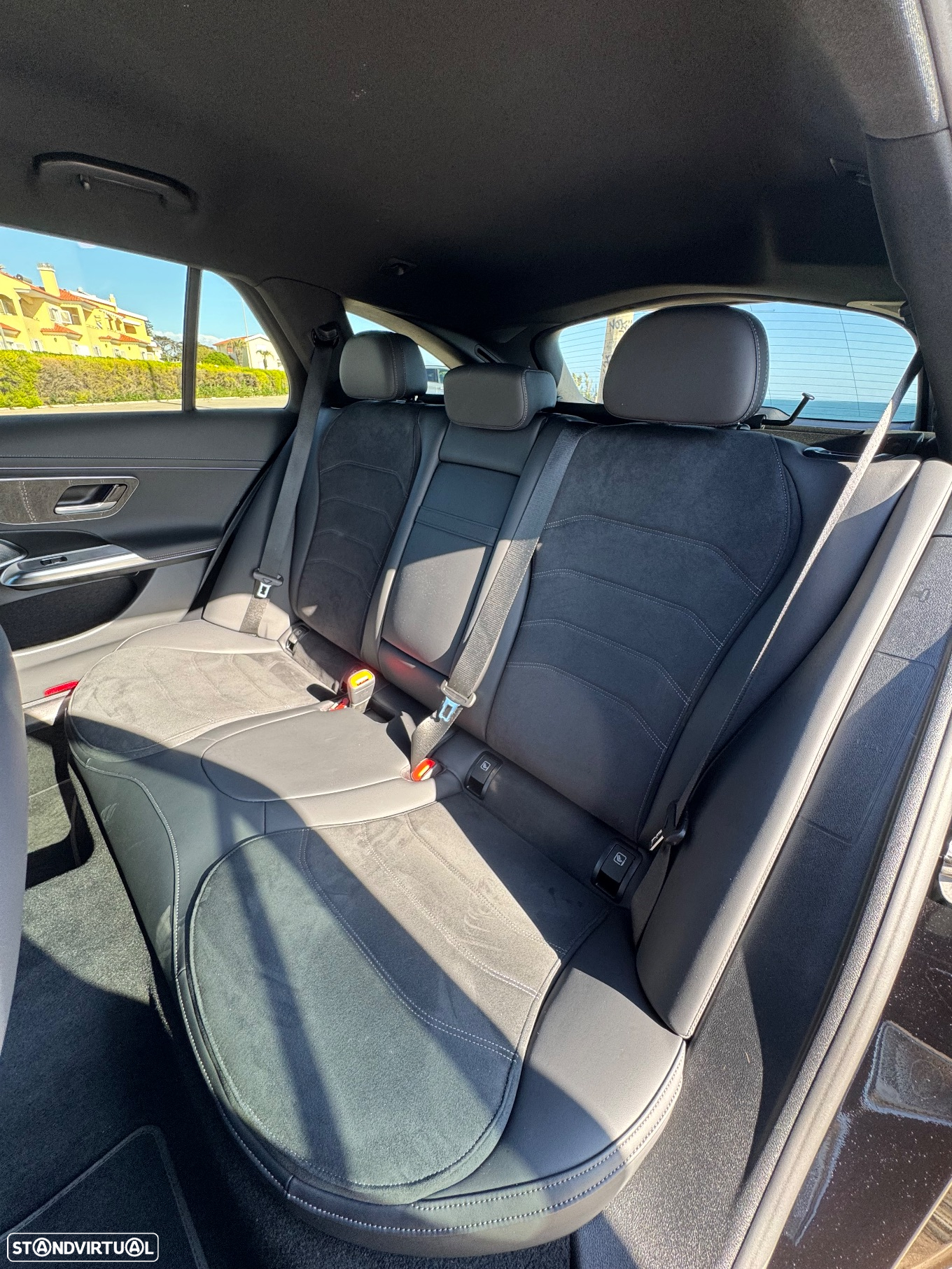Mercedes-Benz E 300 e AMG Line - 32