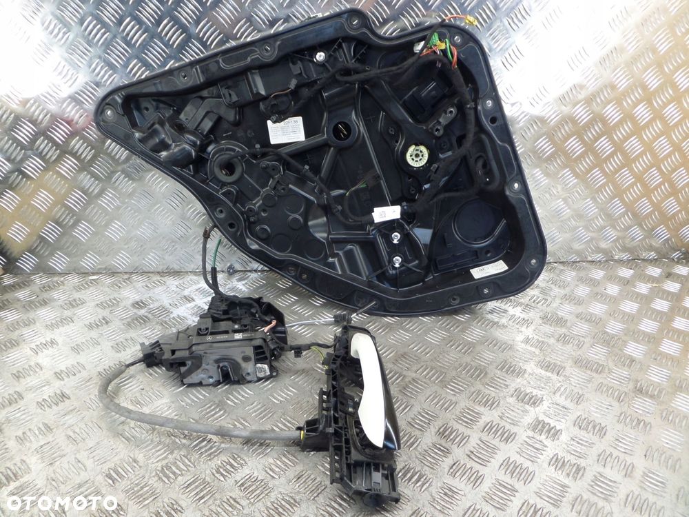 klamka zamek podnośnik szyby drzwi lewy tył a2057307904 w205 c63s amg - 1