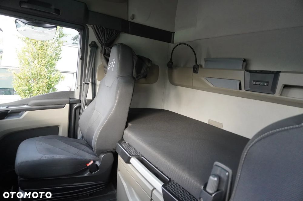 MAN TGX 26.470 6x2 COINTAINERKIPPER HYVA HIRMSCHLING / 200 tys. km! - 23