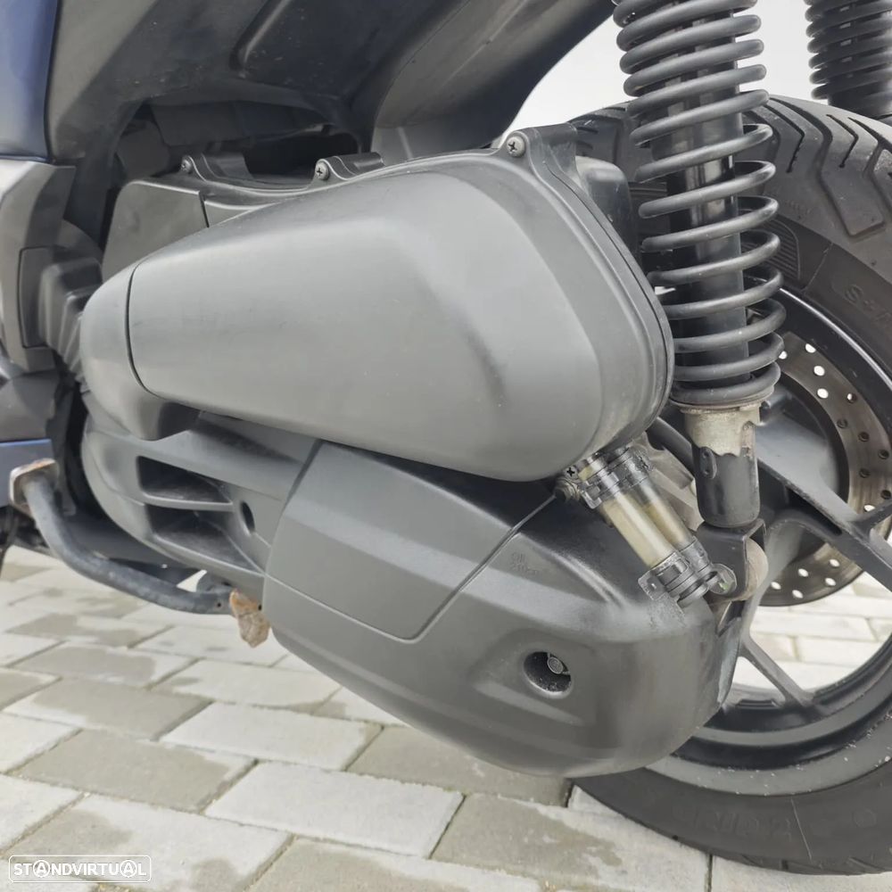 Yamaha X-Max 125 - 9