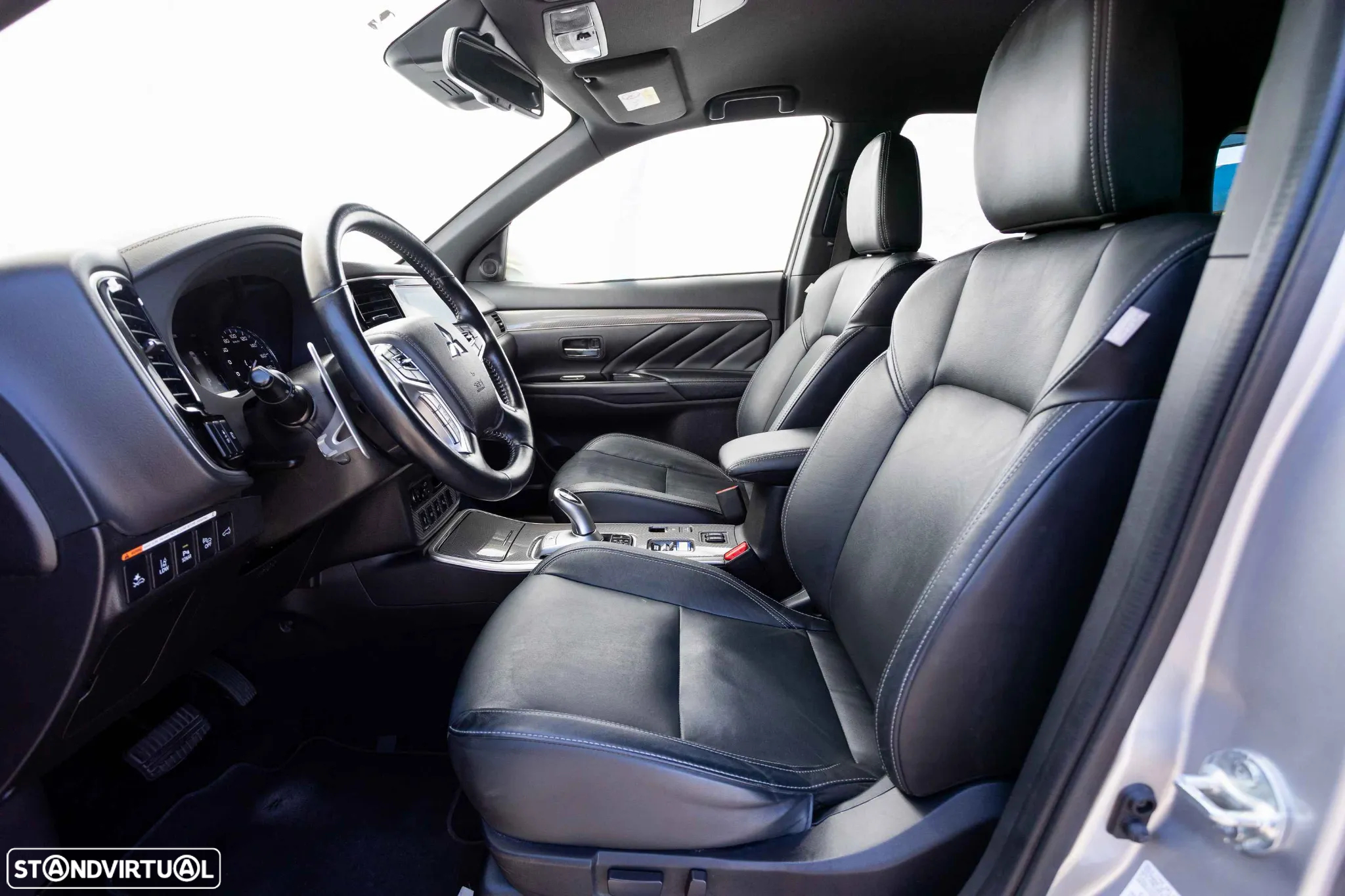 Mitsubishi Outlander 2.0 PHEV Instyle - 24