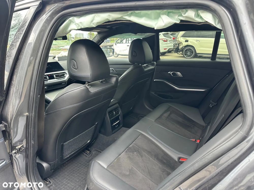 BMW Seria 3 318i - 10