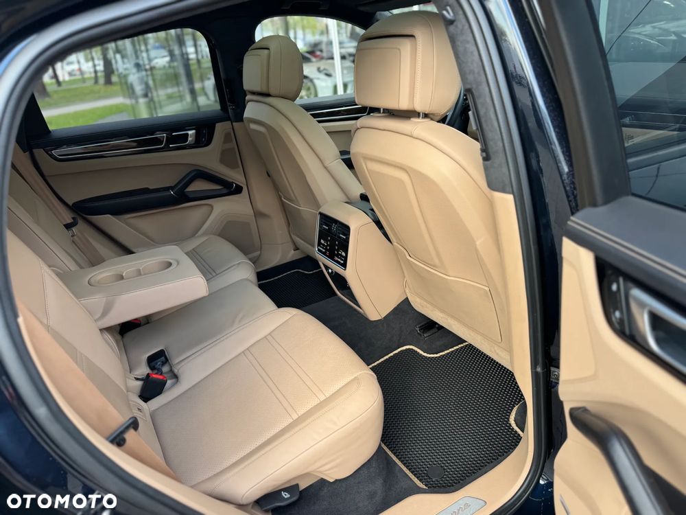 Porsche Cayenne Platinum Edition - 30