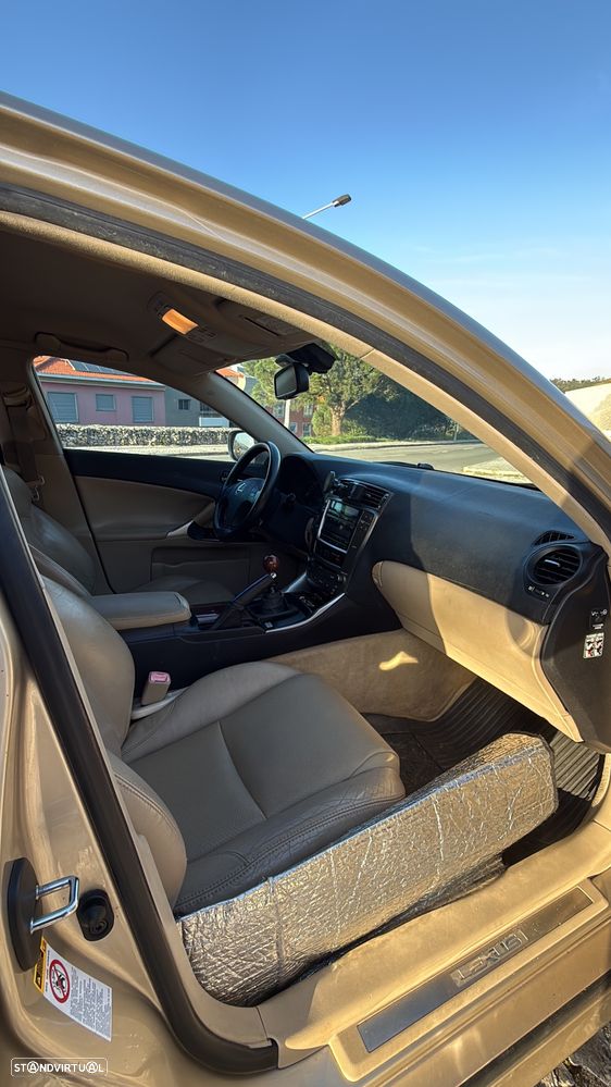 Lexus IS 220 d Luxury 25 - 13