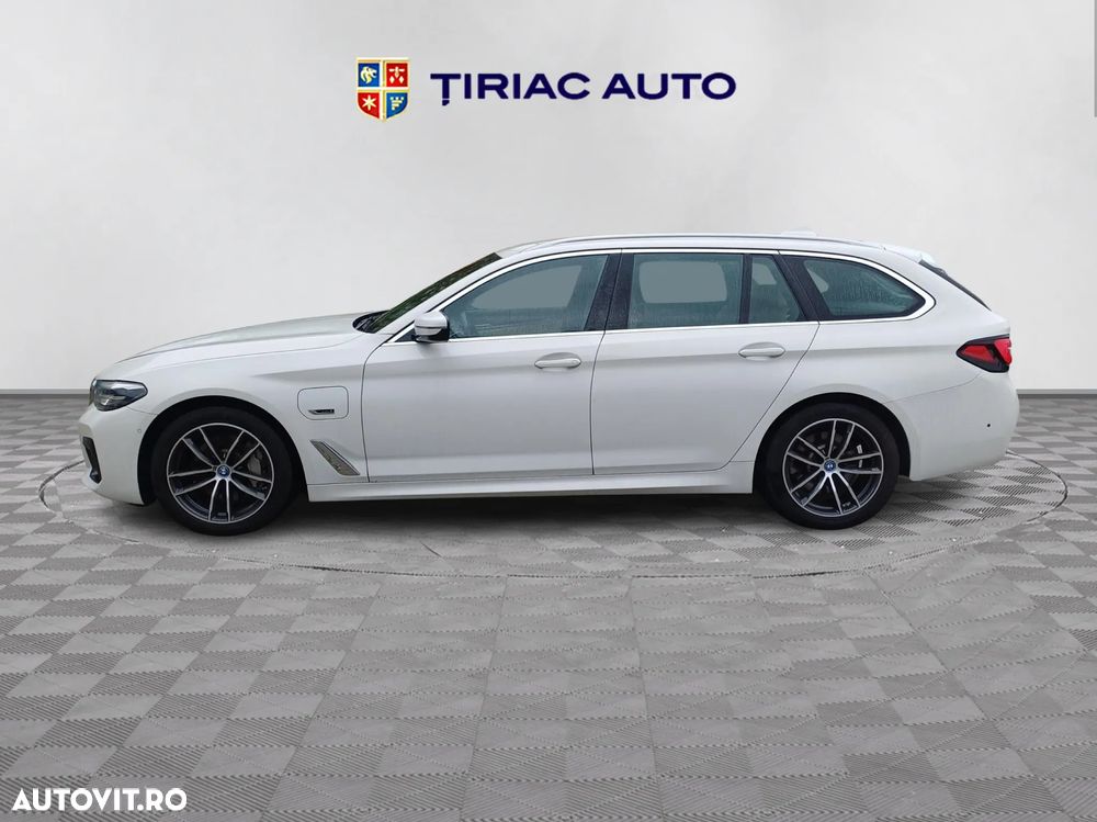 BMW Seria 5 530e xDrive Touring Aut. Luxury Line - 2