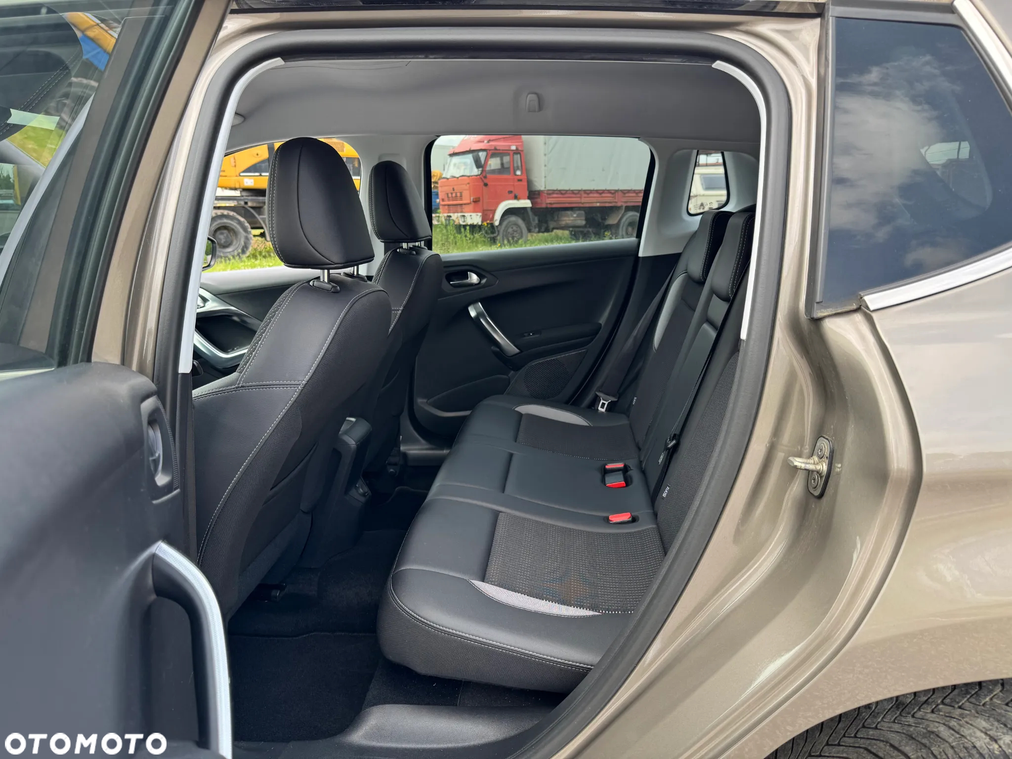 Peugeot 2008 1.2 PureTech Allure Pack S&S - 5