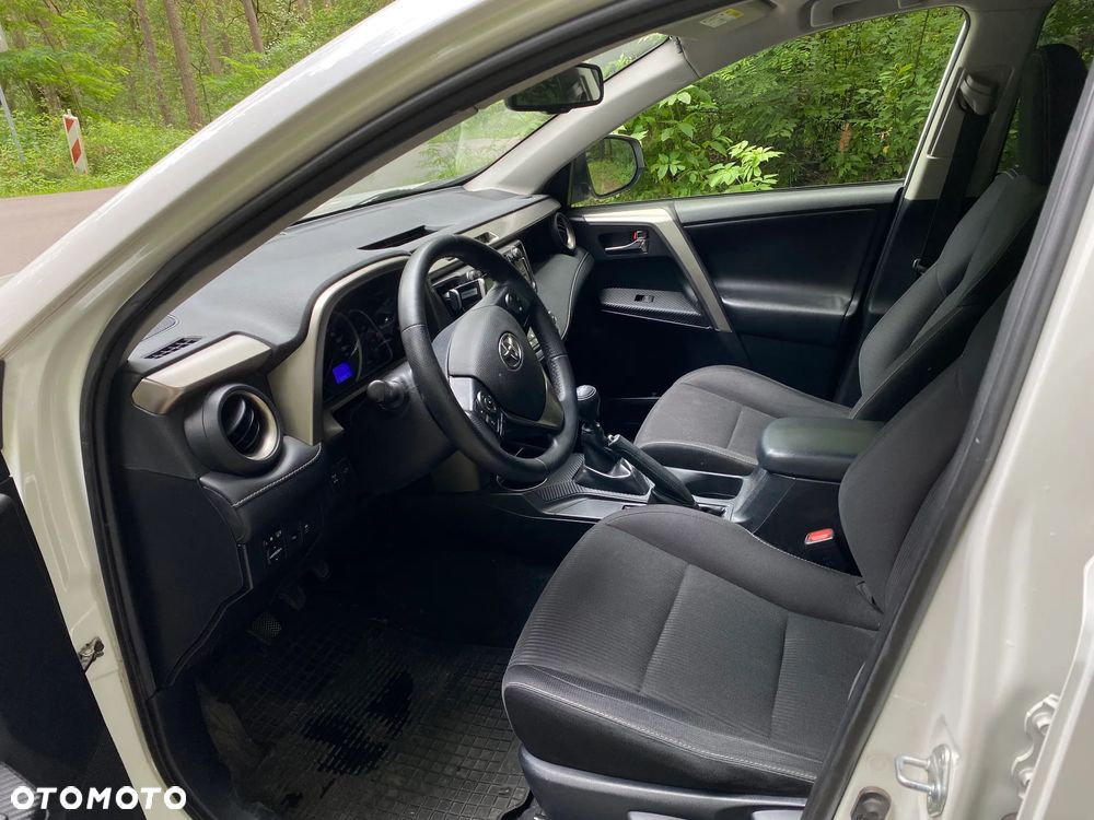 Toyota RAV4 2.0 D-4D Premium - 17