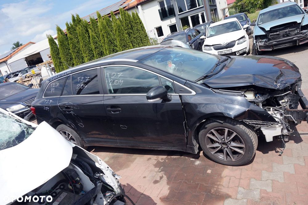 TOYOTA AVENSIS III T27 PH2 LIFT KOMBI 2012 209 2.0 D4D 1AD-FTV 123KM EA65 CZARNY na części - 6