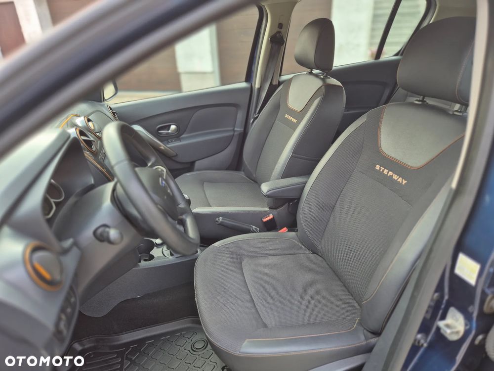 Dacia Sandero TCe 90 Celebration - 26